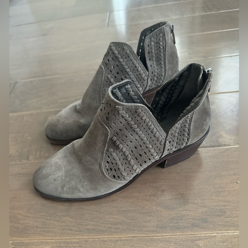 Vince Camuto Prasata Ankle Bootie 7.5
